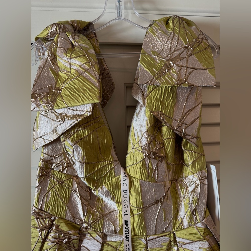 *NWT* Mac Duggal Lemon Green Metallic V-Neck Maxi Gown - Picture 9 of 16